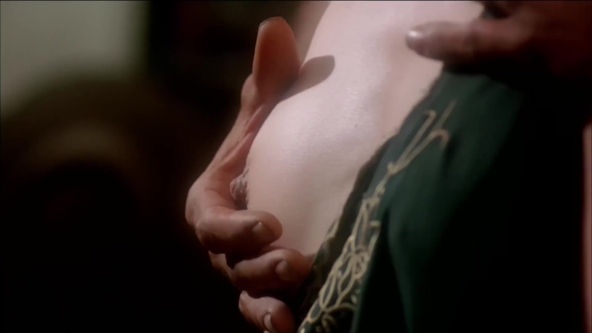 Elle Macpherson Nude Scene in Sirens (1993) Featuring Kate Fischer – Celebrity Movie Moments