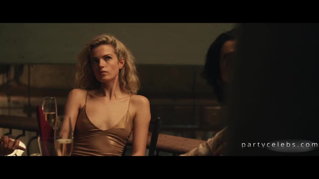 Elektra Jansson-Kilbey Sexy Scene in Shantaram S01E06 (2022) – Exclusive Photos & Clips