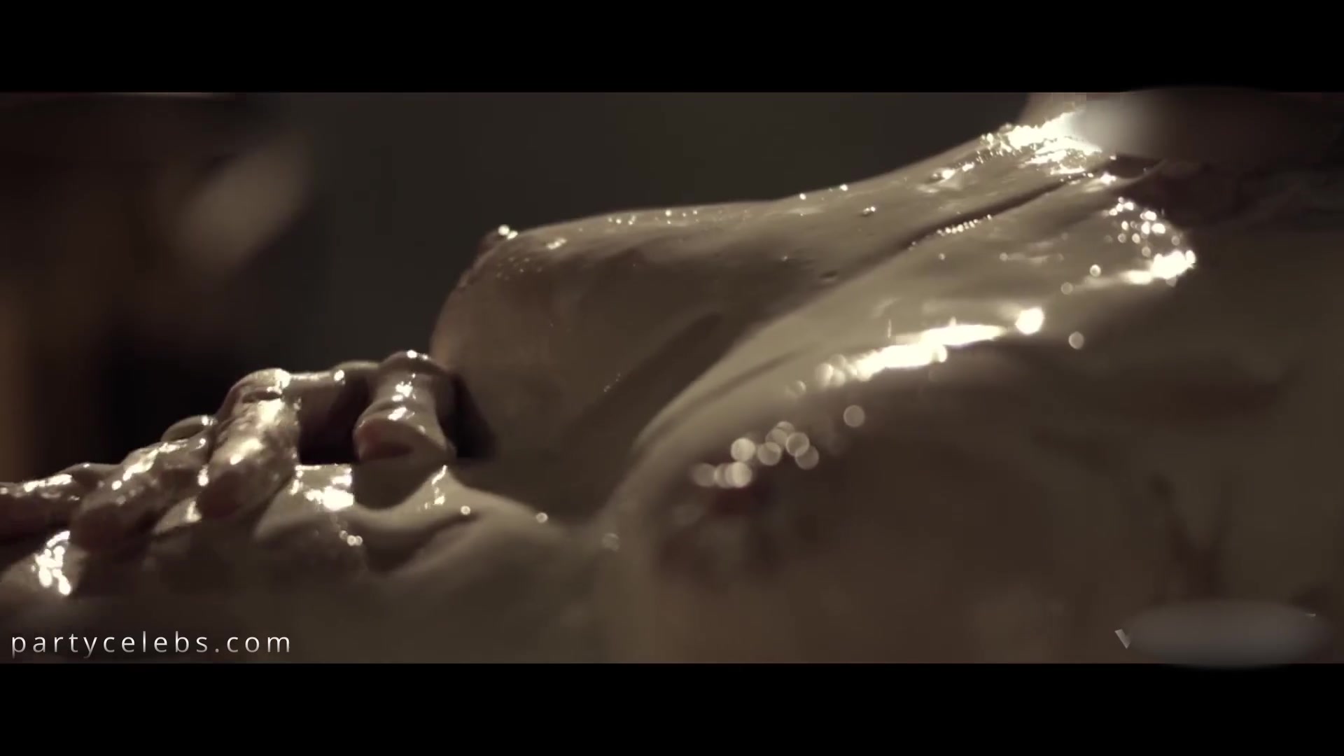 Carolina Clemente Nude Scene in Dentro (2018) – Uncensored Photos & Video