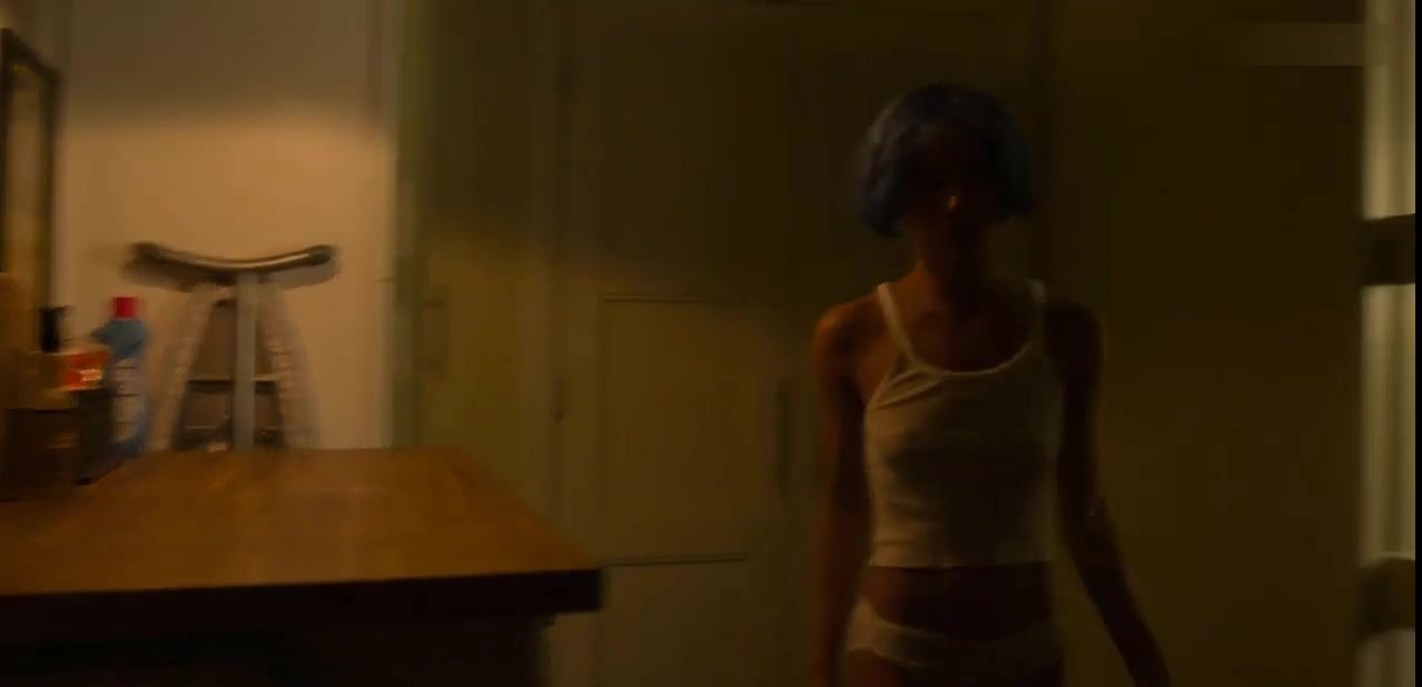 Zoë Kravitz Nude Scene in Kimi (2022) – Exclusive Photos & Clips of Zoe Kravitz