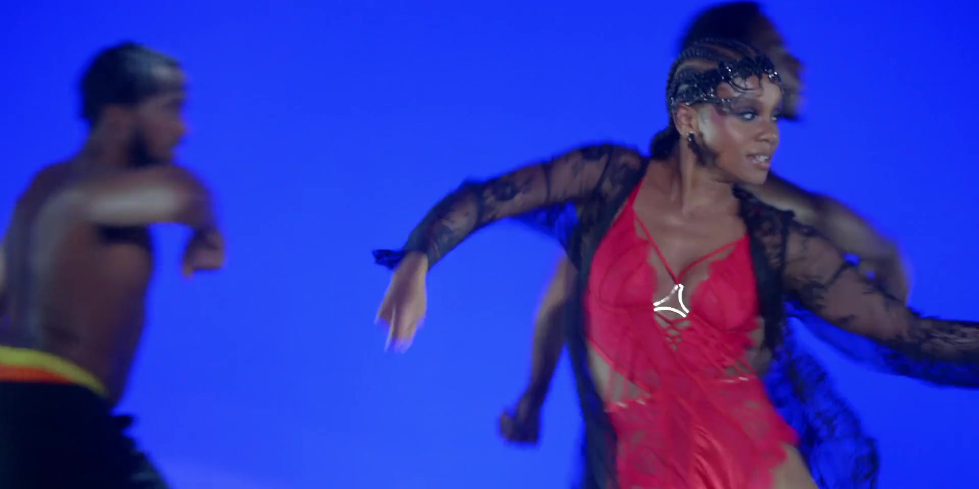 Chelsea Tavares Nude Scenes in All American Season 3 (2021) Featuring Samantha Logan