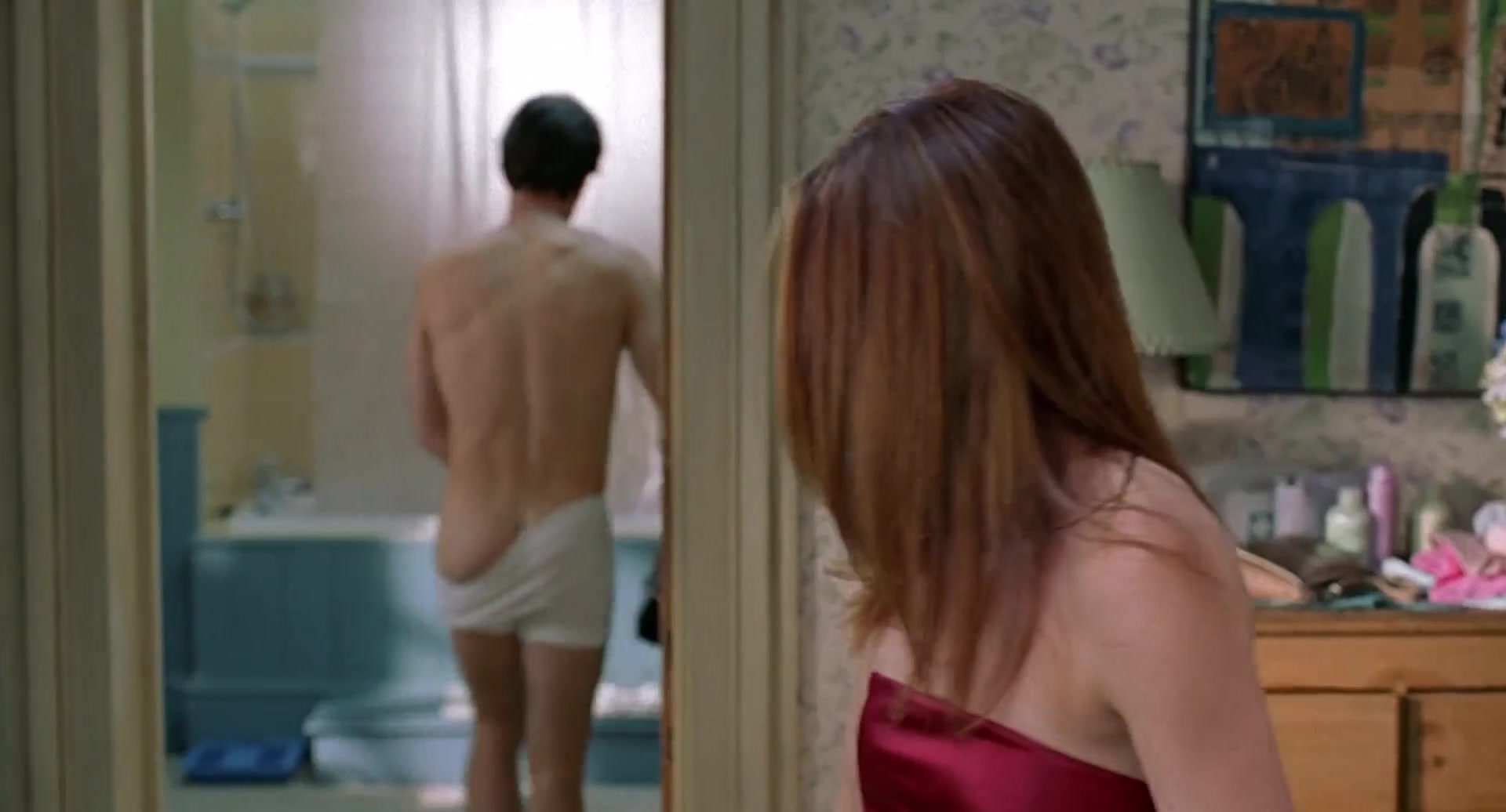 Debra Messing Nude Scenes in The Wedding Date (2005) – Exclusive Photos & Videos