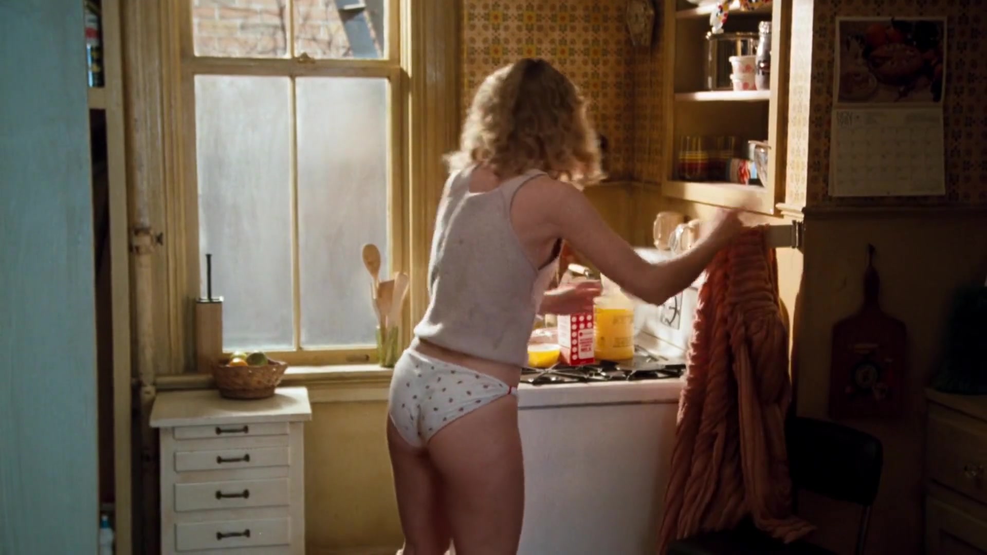 Shelley Long & Monique Gabrielle in “Night Shift” (1982) – Movie Highlights & Monique Gabrielle Filmography