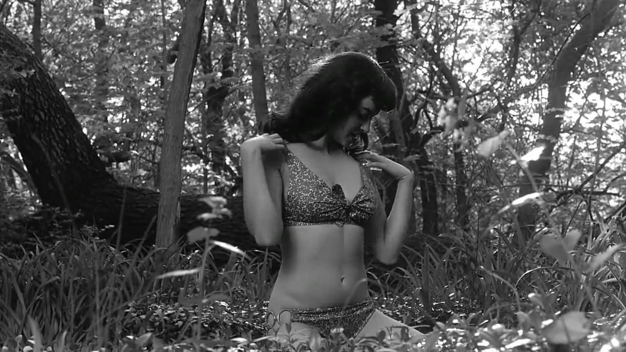 Gretchen Mol Nude Scenes in The Notorious Bettie Page (2005) – Hottest Sex Moments & Photos