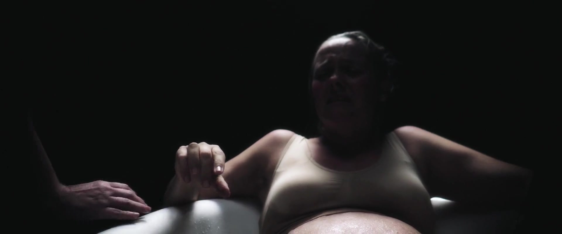 Alicia Silverstone Nude Scenes in The Requin (2022) – Exclusive HD Photos & Clips