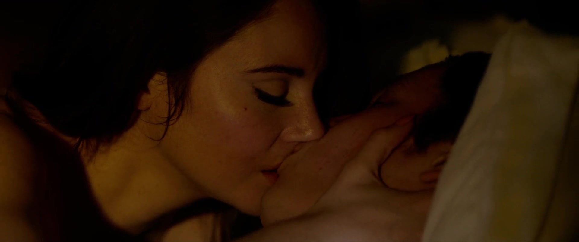 The Last Letter from Your Lover (2021): Shailene Woodley & Felicity Jones Movie Review, Cast & Plot