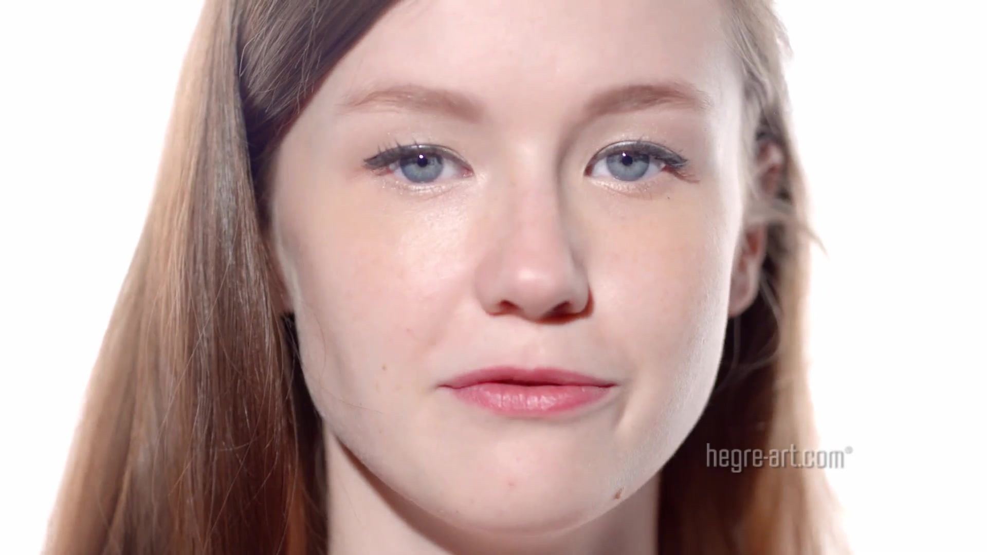 Emily Bloom Nude Scene in “Adele (Someone Like You)” – Mainstream Cinema Sex Highlights