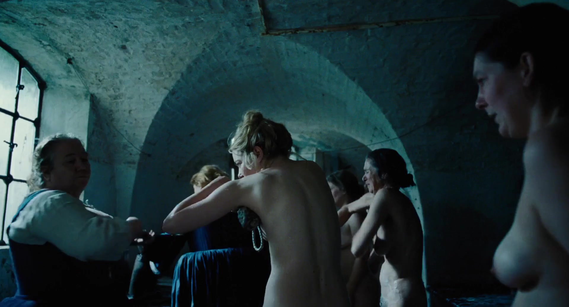 Emma Stone Nude Scene in The Favourite (2018) – Exclusive Photos & Clips