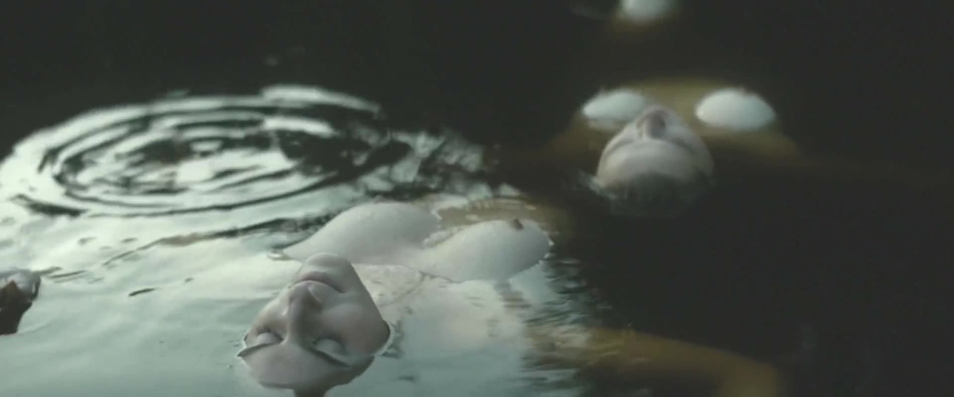 Hannah Murray & Elinor Crawley Nude Scenes in Bridgend (2015) – TV Show Sex Scenes & Explicit Moments