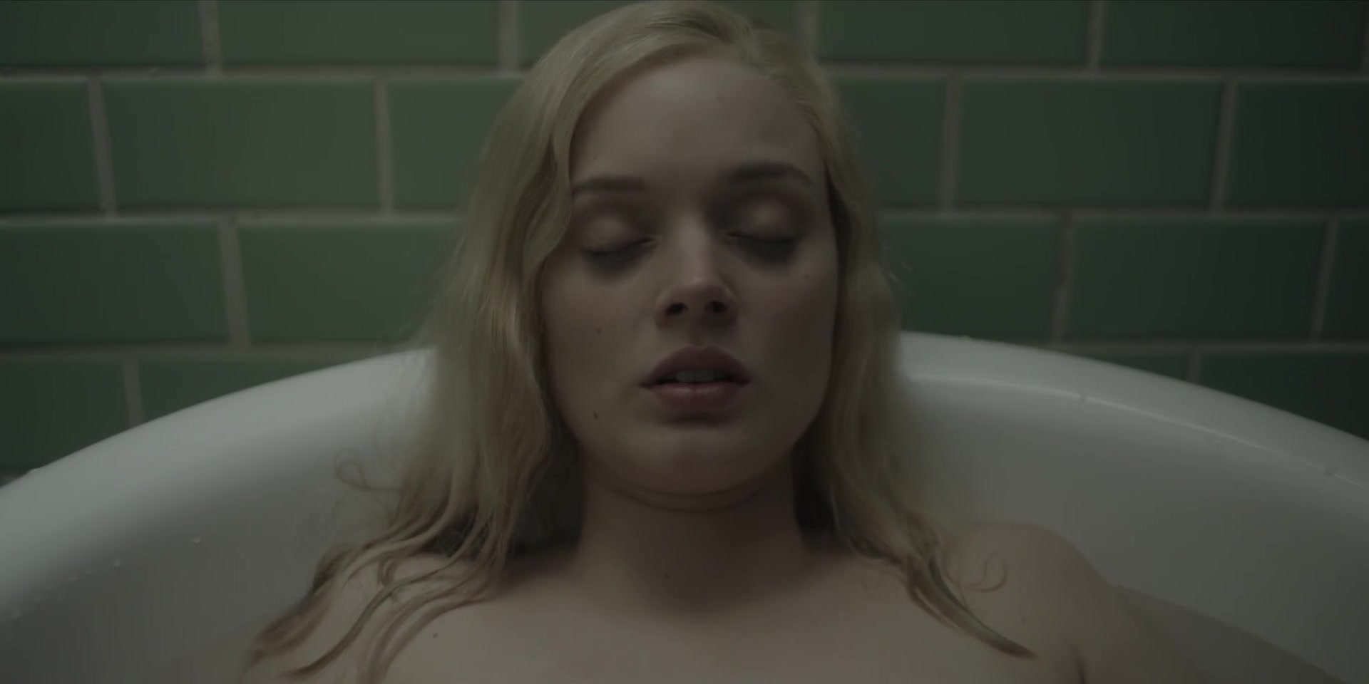 Strange Angel S02E06: Bella Heathcote & Laine Neil Nude Scene – Best Movie Sex Scenes (2019)