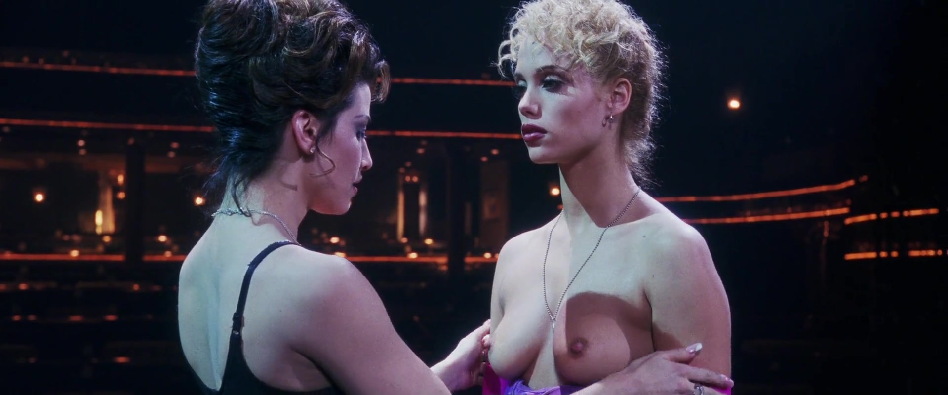 Elizabeth Berkley Nude Scene in Showgirls (1995) – Uncensored Photos & Clips