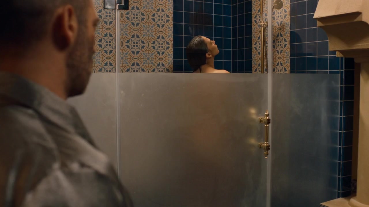 Moran Atias Sexy Scene in Tyrant S01E03 (2014) – Iconic & Funny Moments in Mainstream Cinema