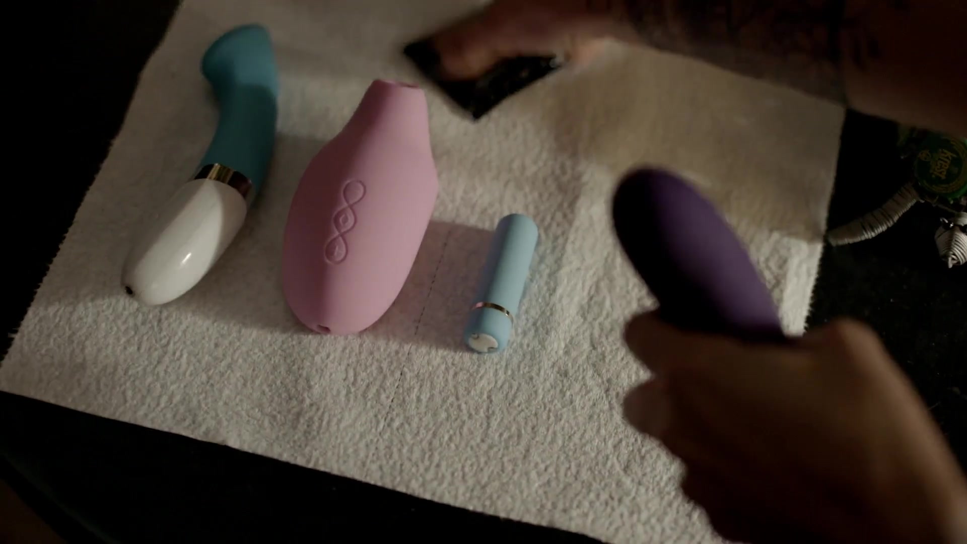 Mishel Prada & Maria-Elena Laas Nude Scene in Vida S02E03 (2019) – Real Sex in Mainstream Cinema